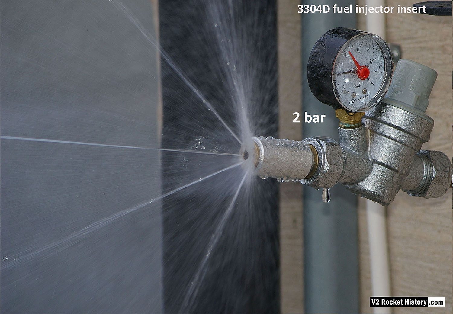 Rocket injector 3304D Water test showing central jet